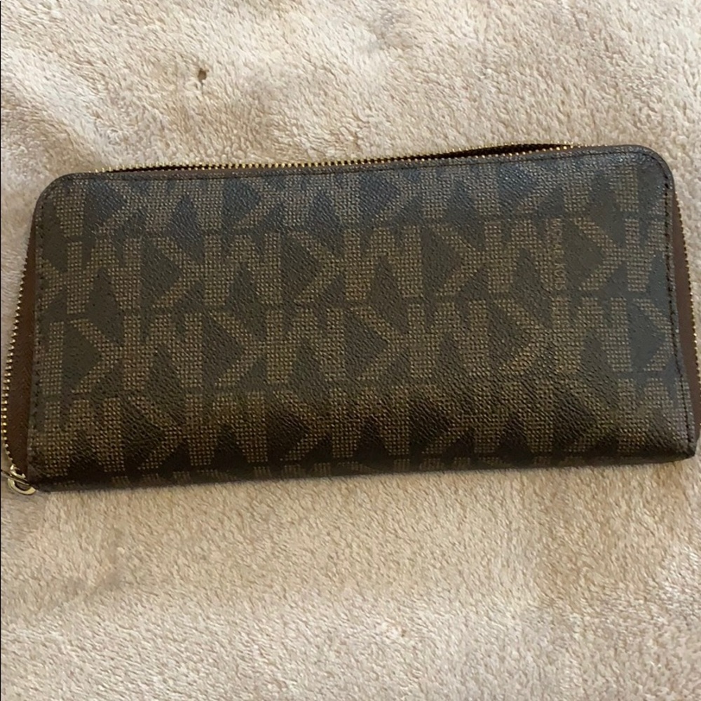 Barely Used Authentic Mk Wallet - image 2